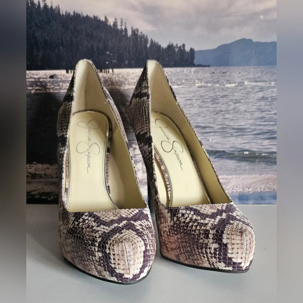 NWOT Jessica Simpson Snakeskin Style Platform Heels
